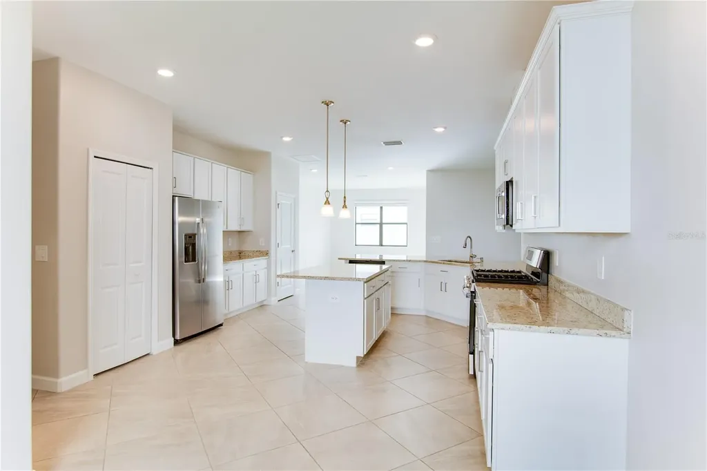 5040 Seafoam Trail Bradenton FL 34211