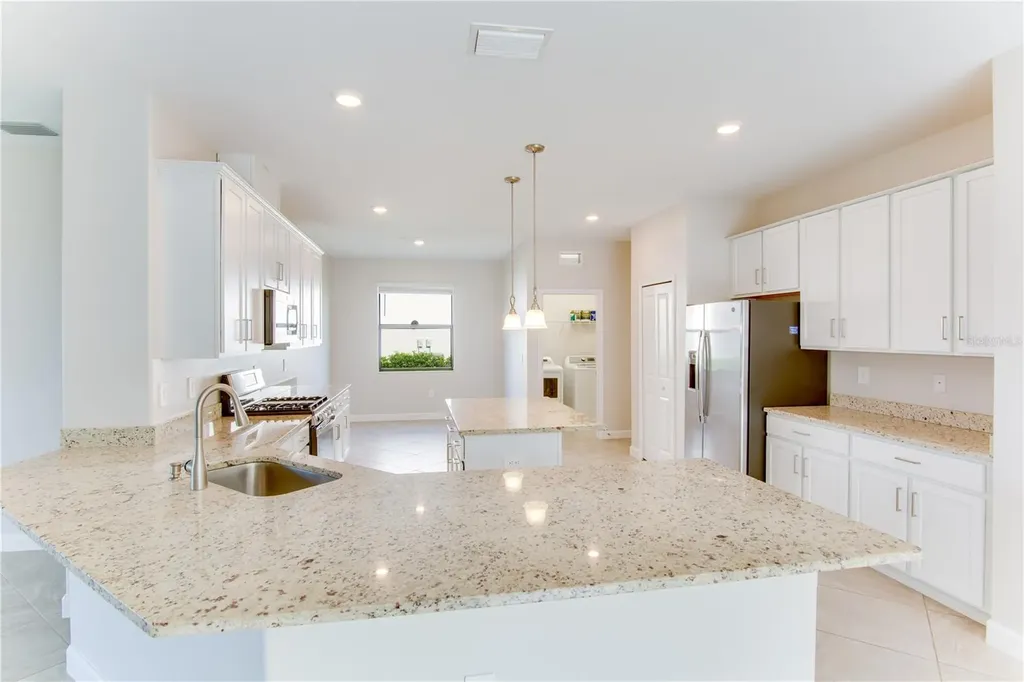 5040 Seafoam Trail Bradenton FL 34211
