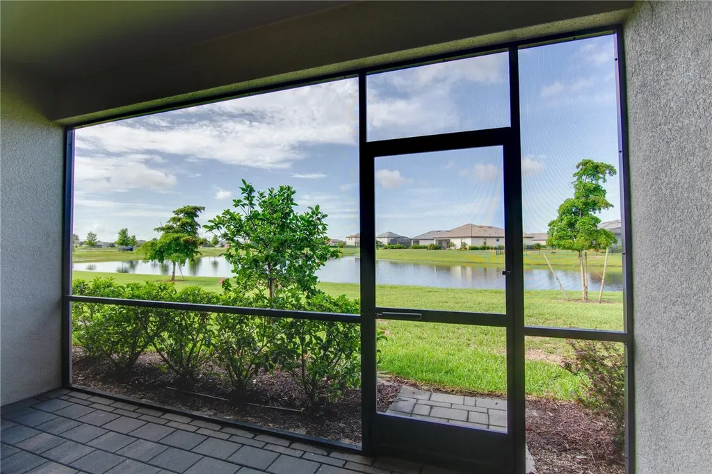 5040 Seafoam Trail Bradenton FL 34211
