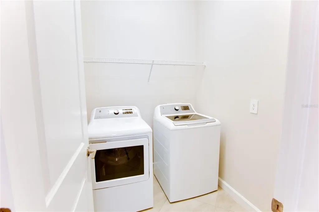 5040 Seafoam Trail Bradenton FL 34211