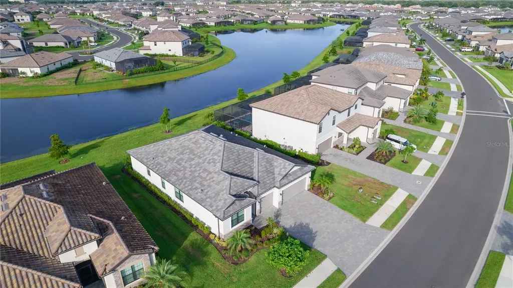 5040 Seafoam Trail Bradenton FL 34211