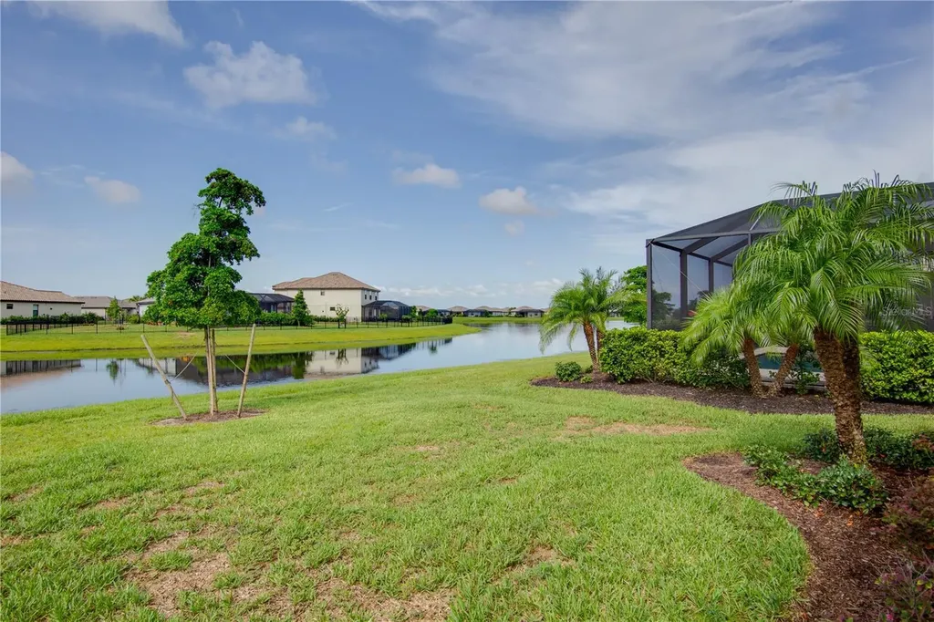 5040 Seafoam Trail Bradenton FL 34211