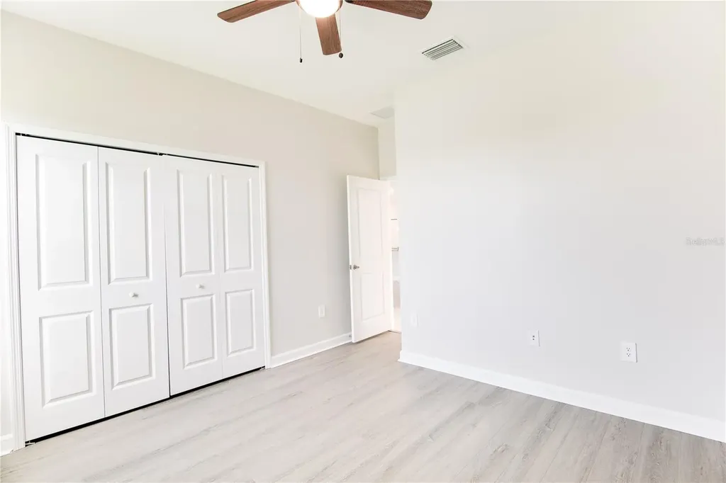 5040 Seafoam Trail Bradenton FL 34211