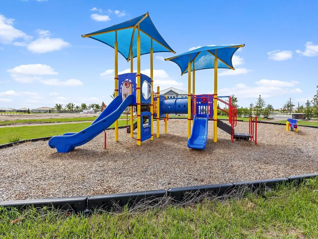 5040 Seafoam Trail Bradenton FL 34211