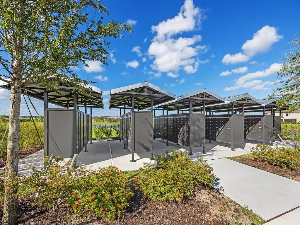 5040 Seafoam Trail Bradenton FL 34211