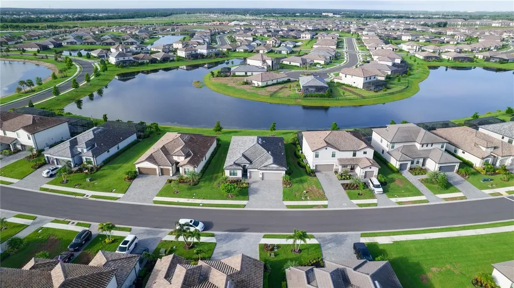 5040 Seafoam Trail Bradenton FL 34211