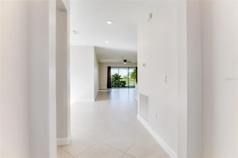 5040 Seafoam Trail Bradenton FL 34211
