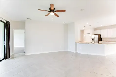 5040 Seafoam Trail Bradenton FL 34211