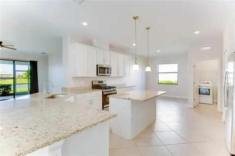 5040 Seafoam Trail Bradenton FL 34211