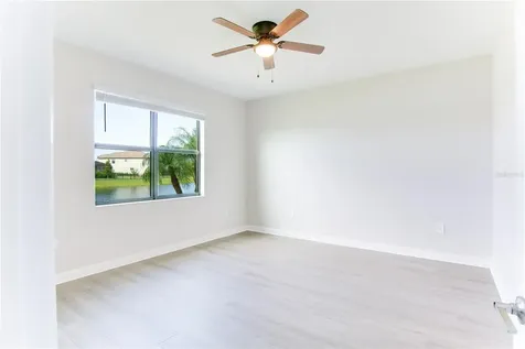 5040 Seafoam Trail Bradenton FL 34211