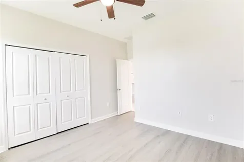 5040 Seafoam Trail Bradenton FL 34211
