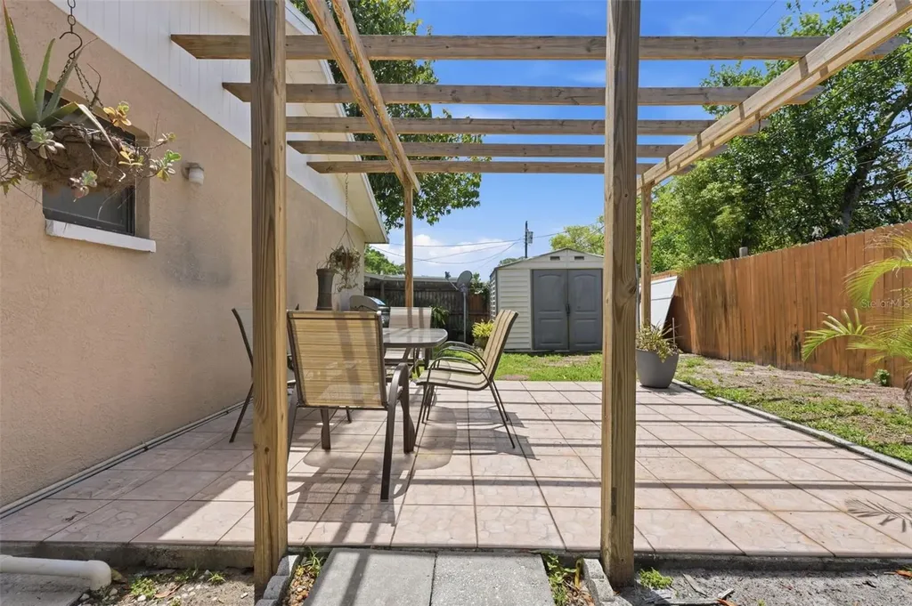 1008 Connecticut Road Tarpon Springs FL 34689