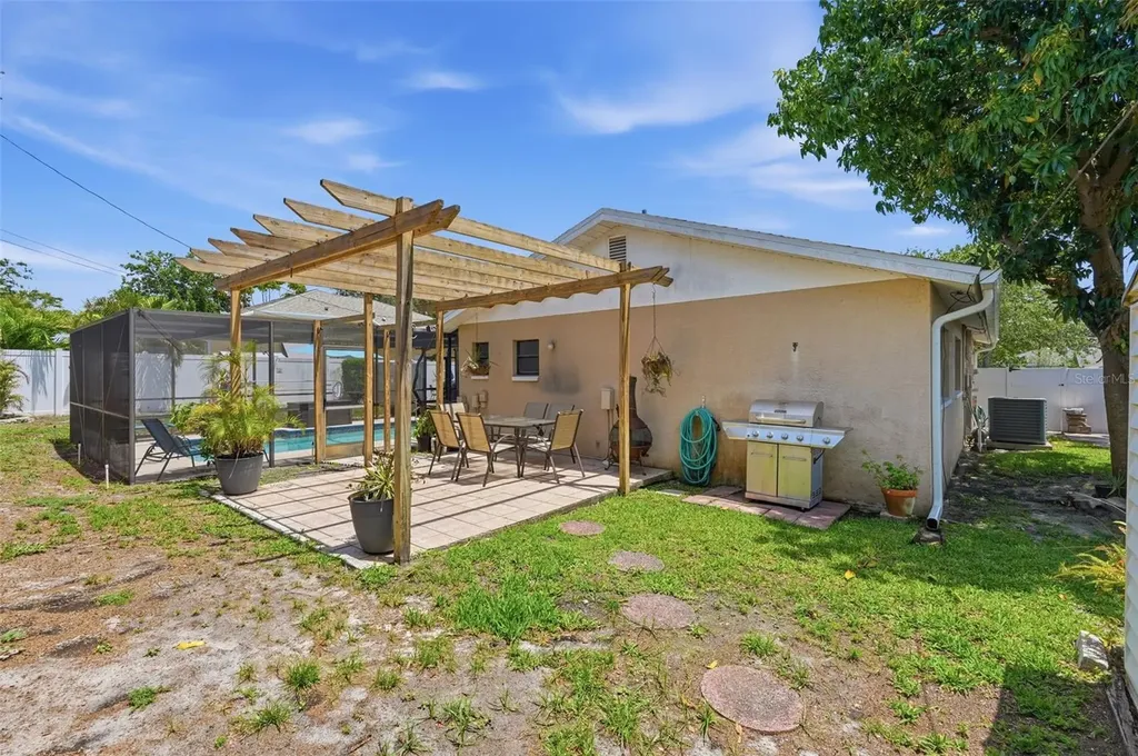 1008 Connecticut Road Tarpon Springs FL 34689