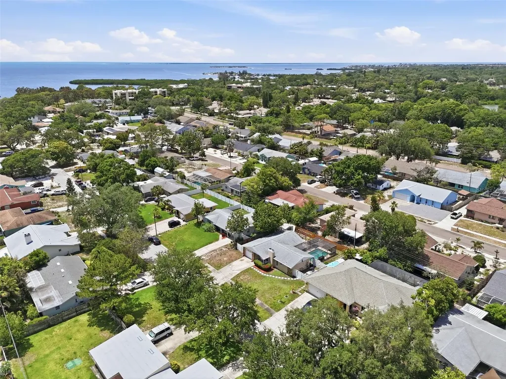 1008 Connecticut Road Tarpon Springs FL 34689