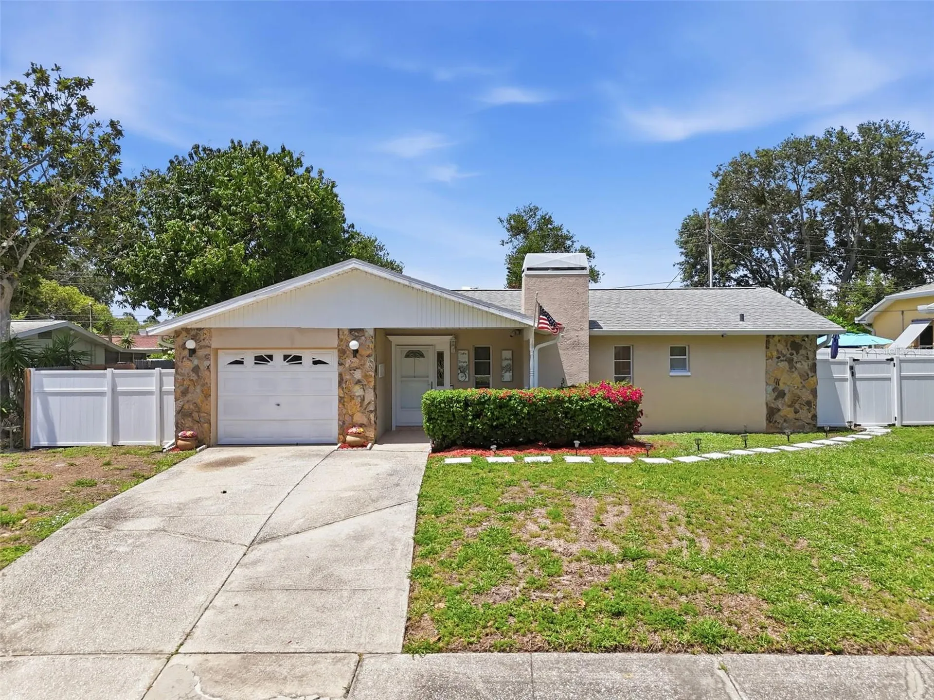 1008 Connecticut Road Tarpon Springs FL 34689