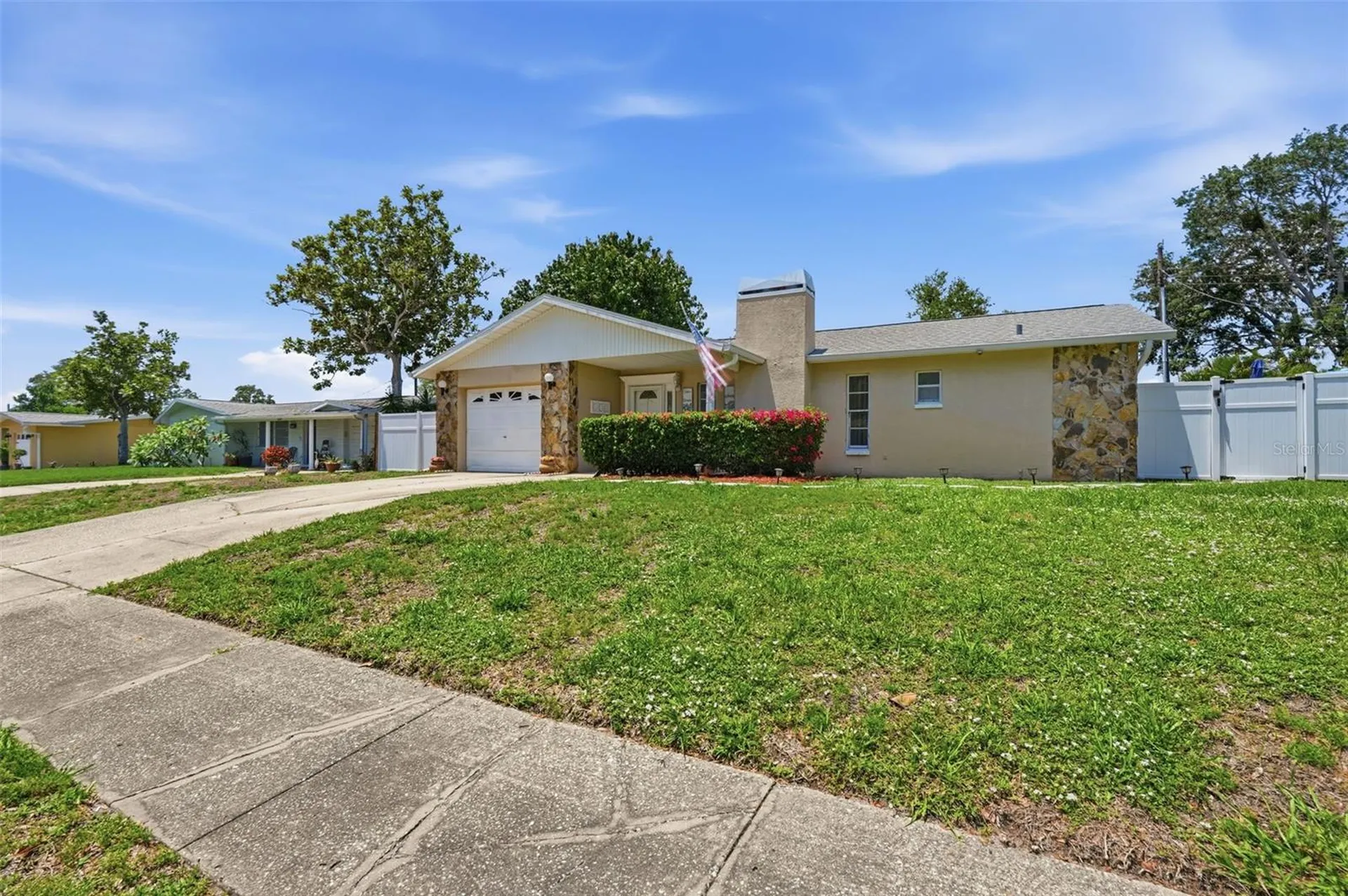 1008 Connecticut Road Tarpon Springs FL 34689