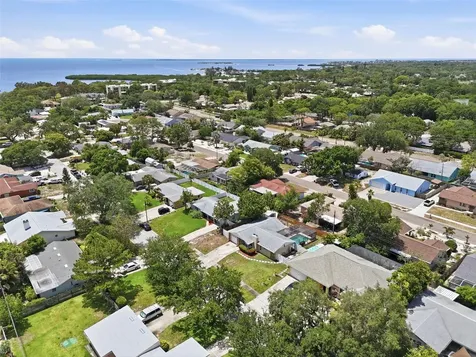 1008 Connecticut Road Tarpon Springs FL 34689