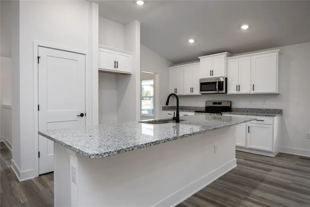 25039 SW 250th Place Newberry FL 32669
