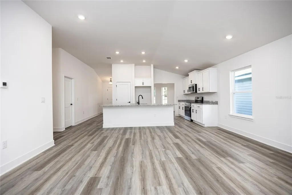 25039 SW 250th Place Newberry FL 32669