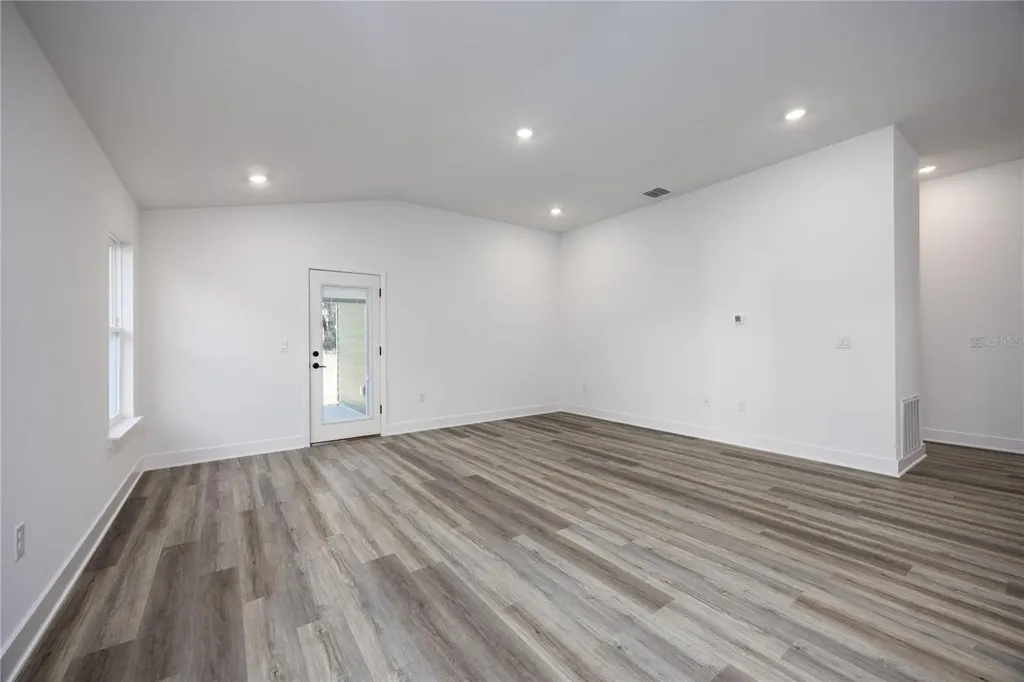 25039 SW 250th Place Newberry FL 32669