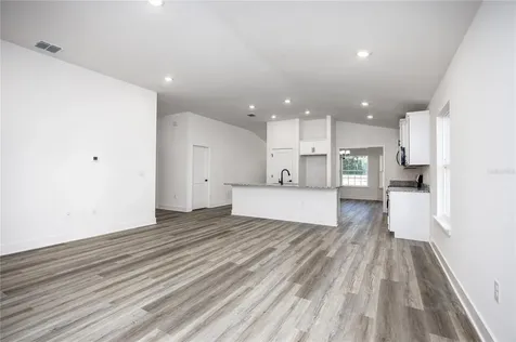 25039 SW 250th Place Newberry FL 32669