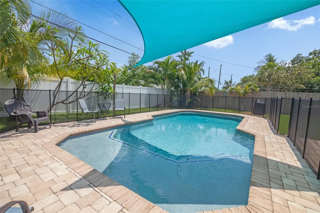 6567 Hillside Avenue Seminole FL 33772