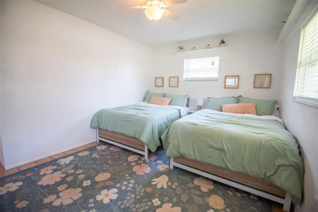 6567 Hillside Avenue Seminole FL 33772