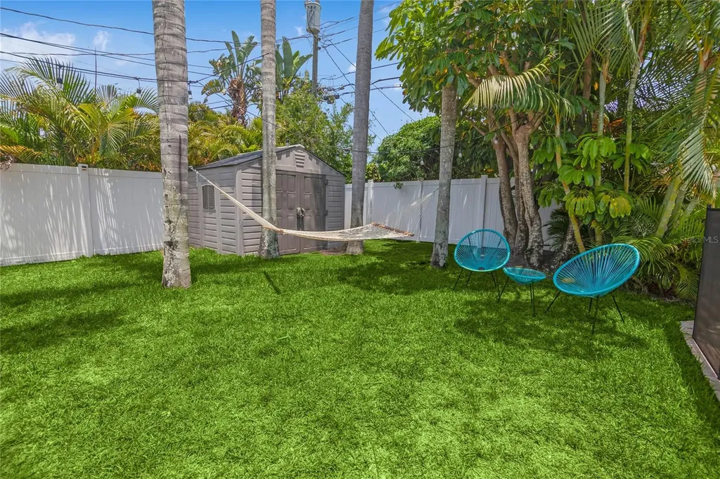 6567 Hillside Avenue Seminole FL 33772
