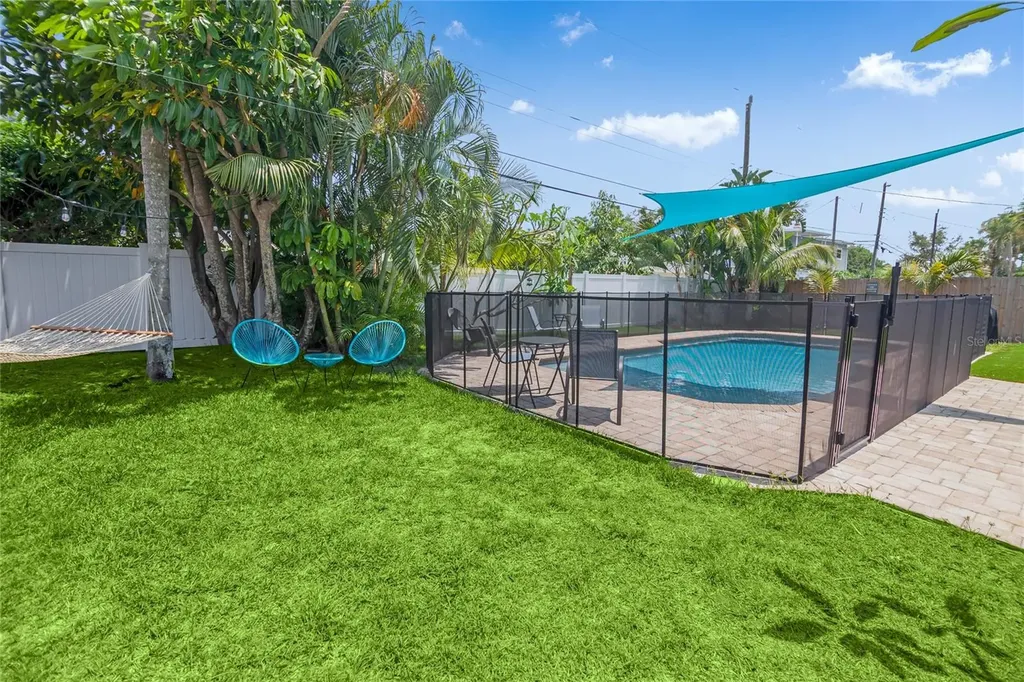 6567 Hillside Avenue Seminole FL 33772