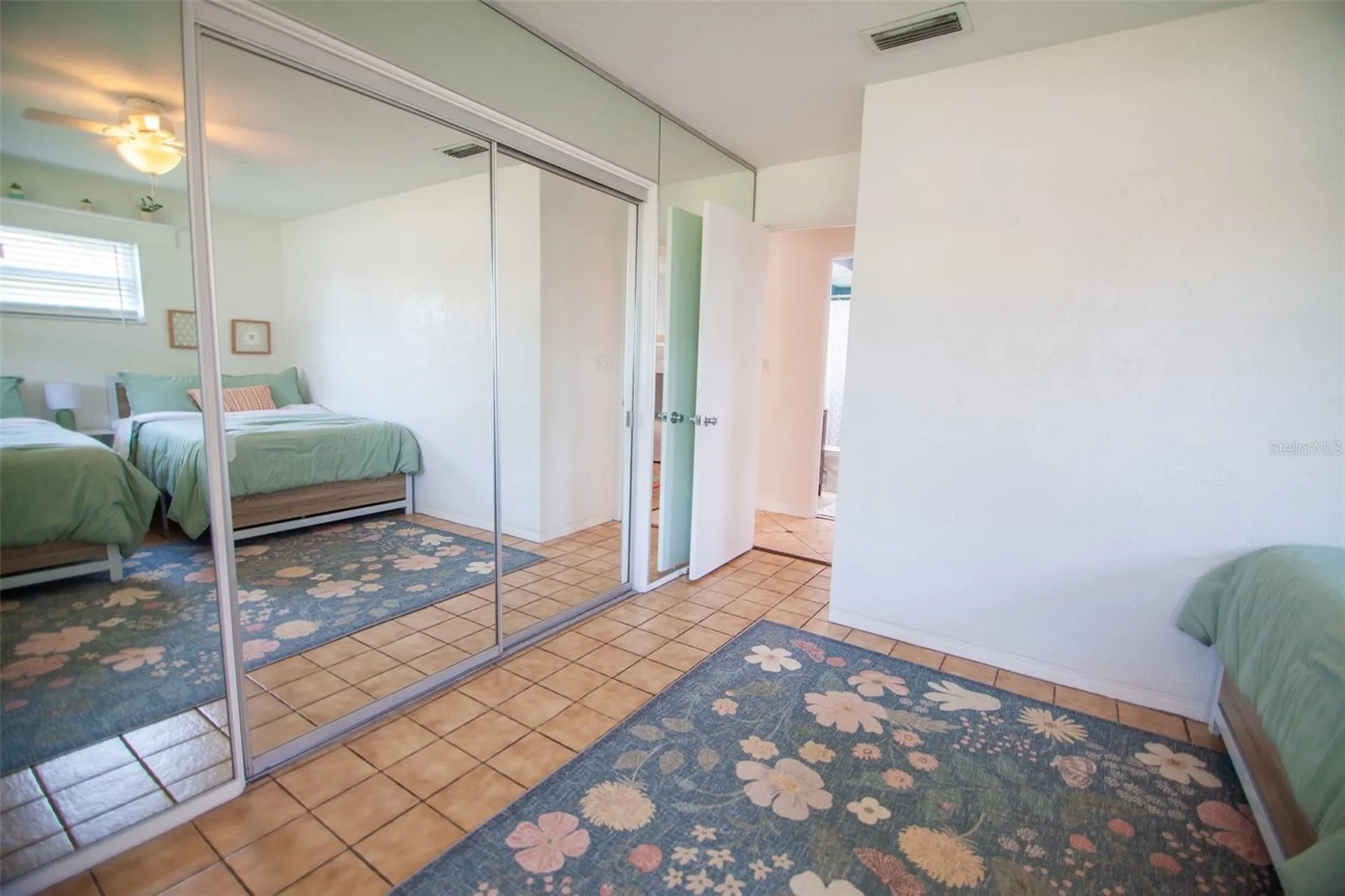6567 Hillside Avenue Seminole FL 33772