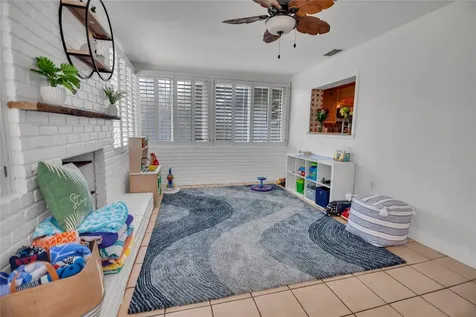 6567 Hillside Avenue Seminole FL 33772