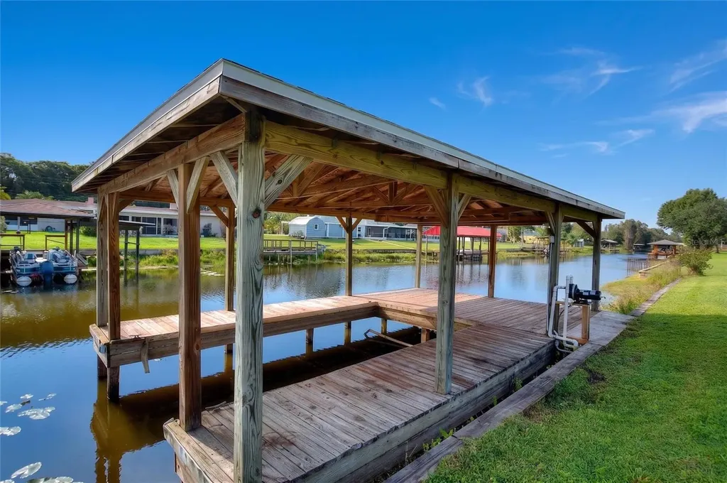 6225 Amaryllis Drive Indian Lake Estates FL 33855