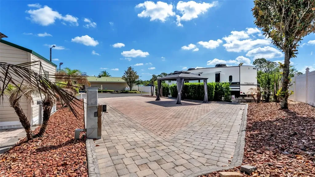 2320 Limewood Avenue Clermont FL 34714