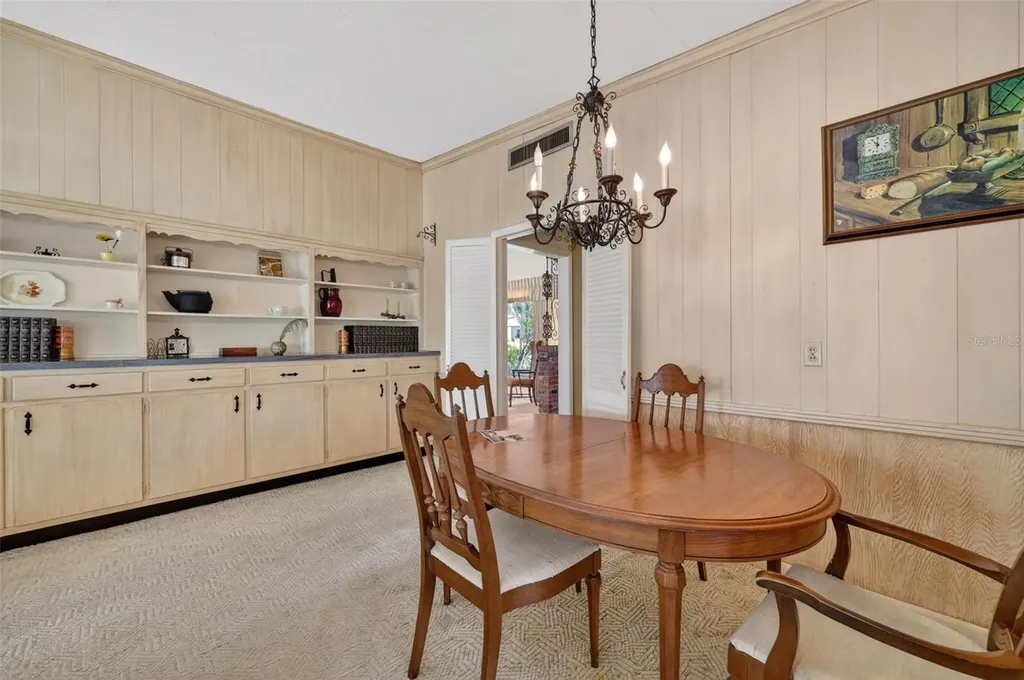 1509 W Country Club Drive Tampa FL 33612