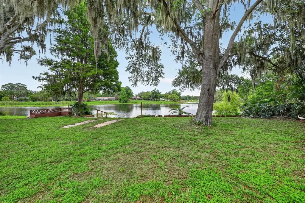 1509 W Country Club Drive Tampa FL 33612