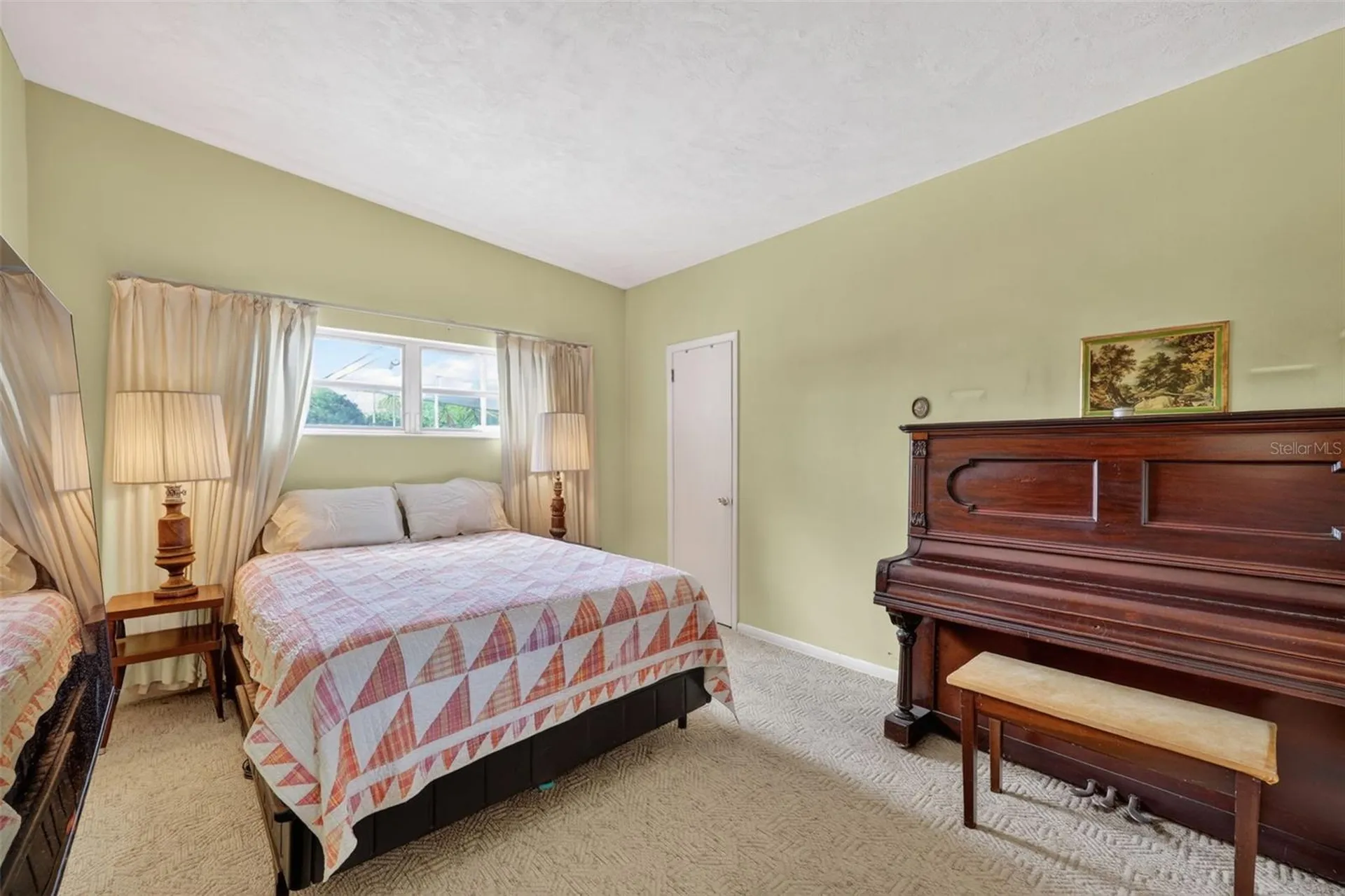 1509 W Country Club Drive Tampa FL 33612
