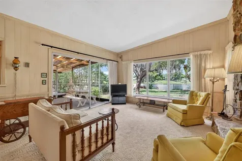 1509 W Country Club Drive Tampa FL 33612