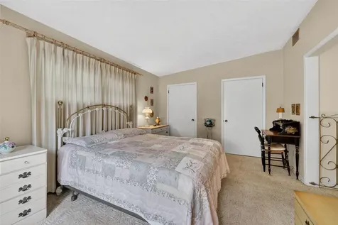 1509 W Country Club Drive Tampa FL 33612