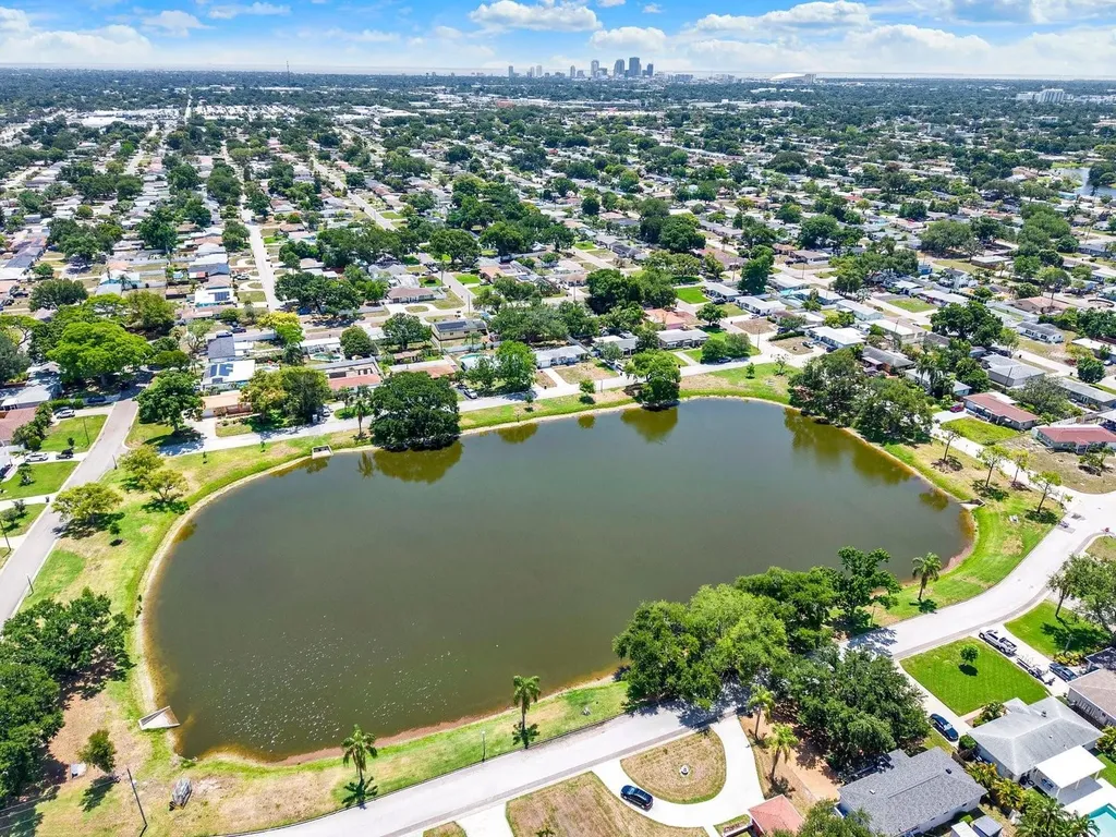 4635 26th Avenue N St Petersburg FL 33713