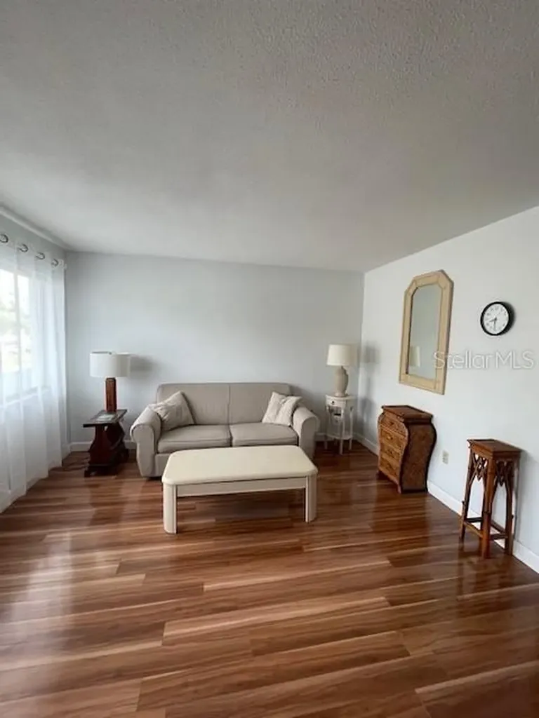 8075 112th Street Seminole FL 33772