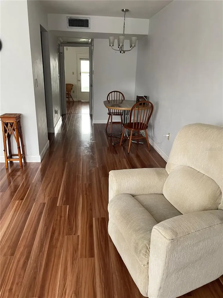 8075 112th Street Seminole FL 33772