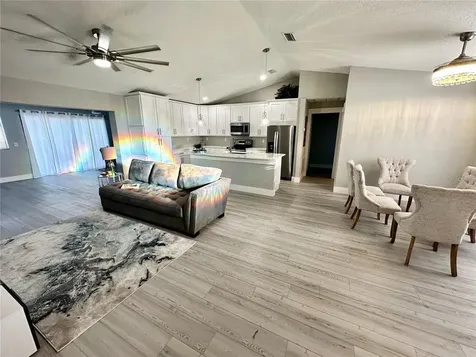 3888 Easton Street Sarasota FL 34238