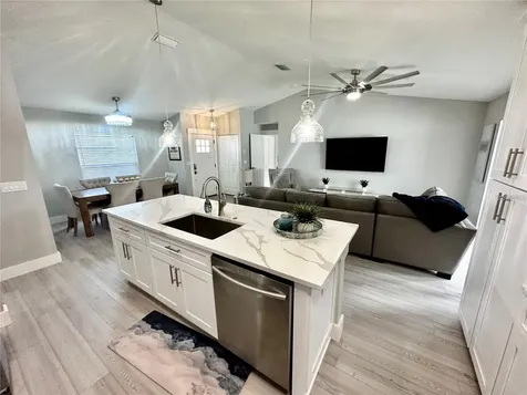 3888 Easton Street Sarasota FL 34238