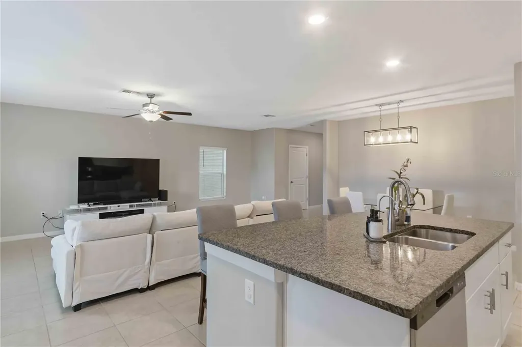 9440 Lemon Drop Loop Sun City Center FL 33573