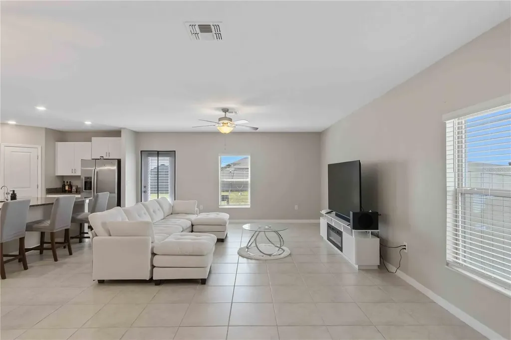9440 Lemon Drop Loop Sun City Center FL 33573