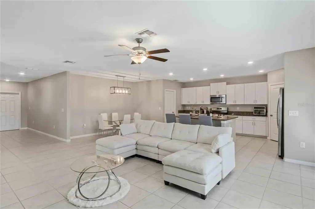 9440 Lemon Drop Loop Sun City Center FL 33573