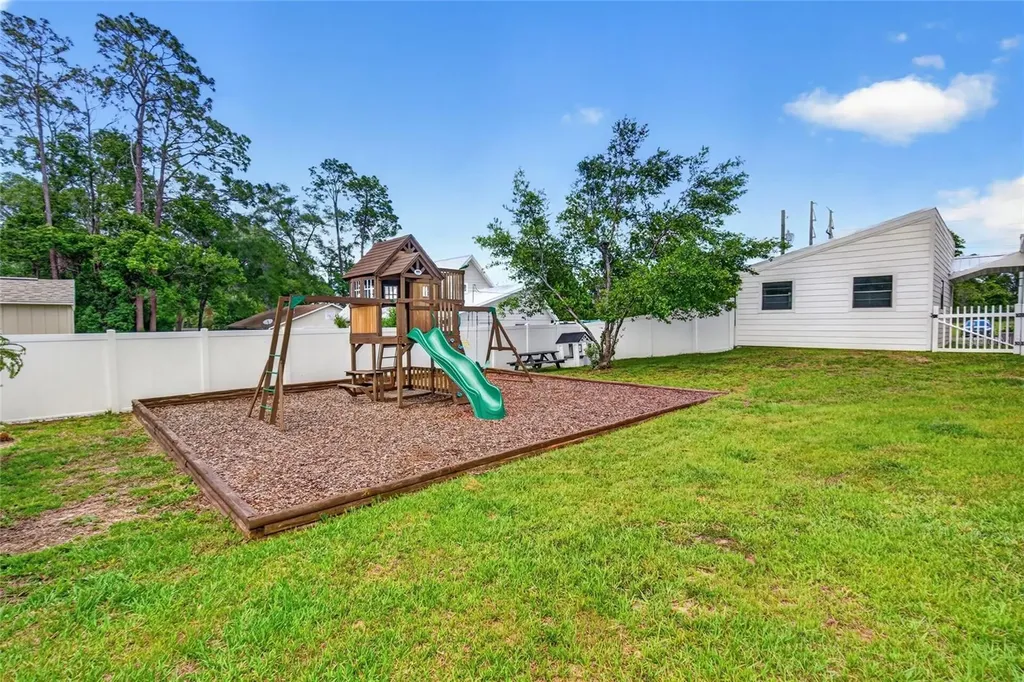 536 NE 43rd Court Ocala FL 34470