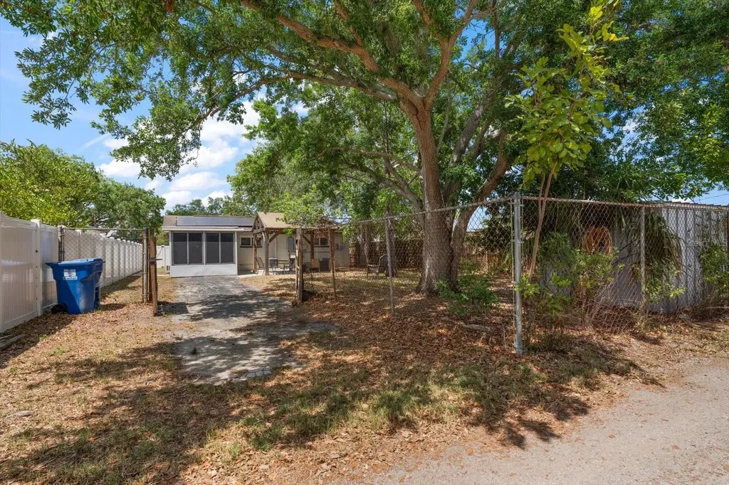766 90th Avenue N St Petersburg FL 33702