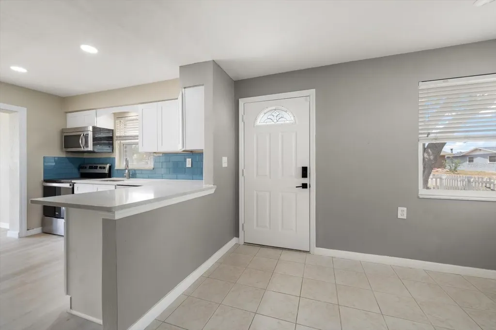 766 90th Avenue N St Petersburg FL 33702