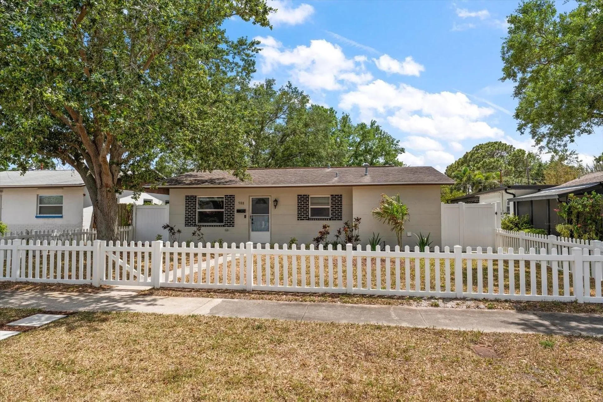 766 90th Avenue N St Petersburg FL 33702